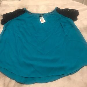 47. NWT beautiful blue dress shirt with lace sleeve torrid size 2